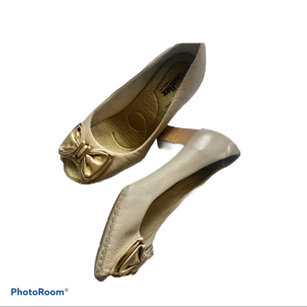 Price drop!! Comfort shoes mid heels